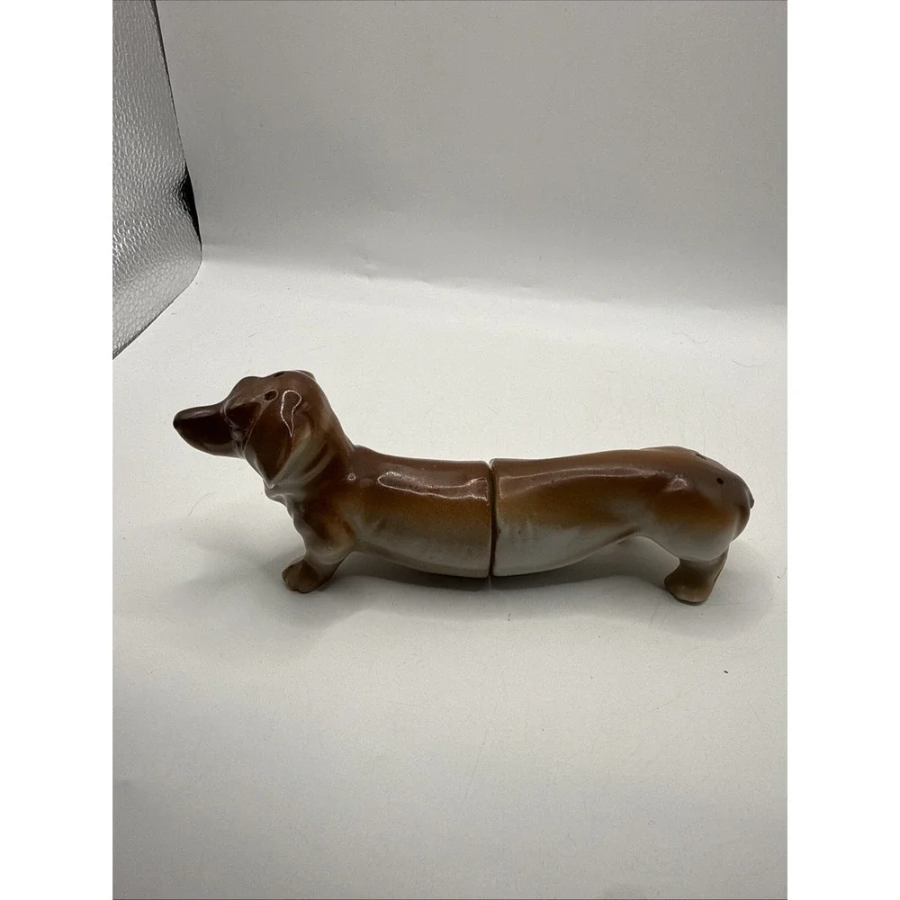 Vintage Daschund Salt Pepper Shaker RARE Weiner Dog Made In Japan (see Desc)